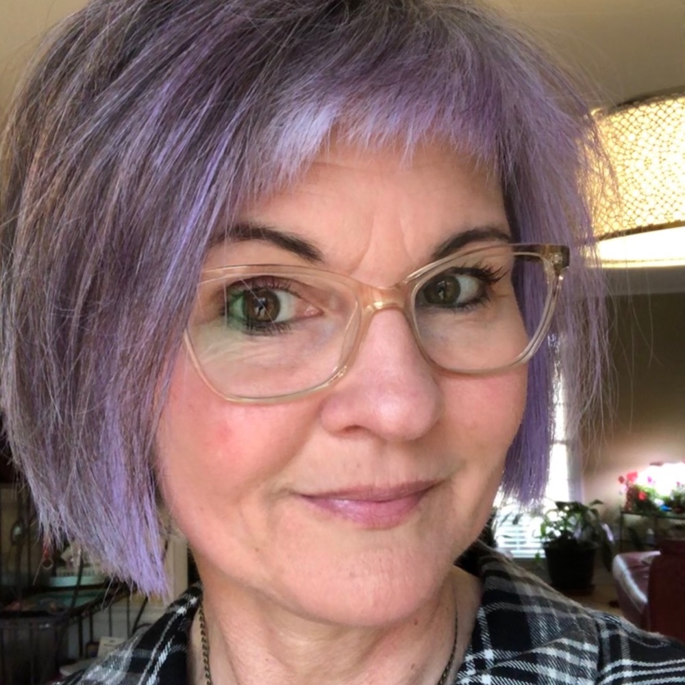 Meet your Posher, Holly